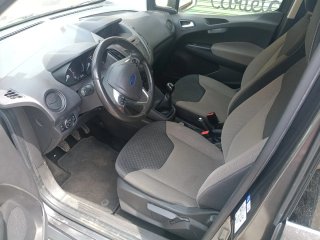 Ford tourneo courier