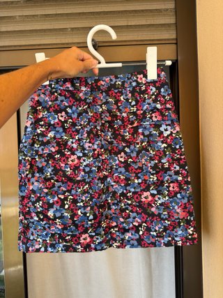 Falda estampada flores Stradivarius