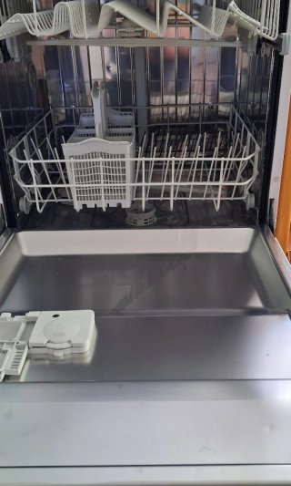 Lavavajillas ECRON en funcionamiento