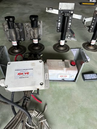 Patas hidraulicas MA-VE para Hymer-Mercedes