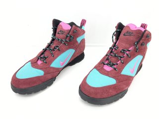 Botas Nike Trekking Rojas y Turquesa