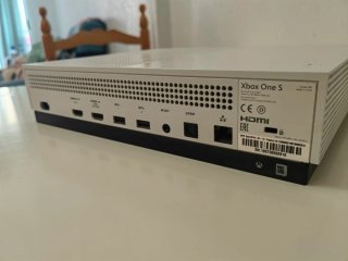 Xbox One S Bianca 1Tb+ Controller e Cavi