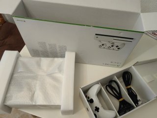 Xbox One S Bianca 1Tb+ Controller e Cavi