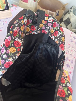 Mochila Vans floral negra