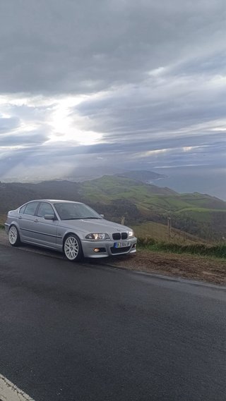BMW Serie 3 323i