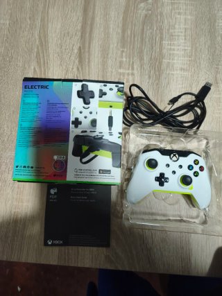 Mando PDP Electric White para Xbox y pc