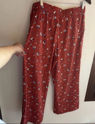 Pantalón estampado floral