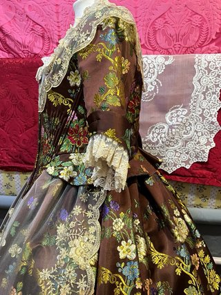 Traje de Fallera Talla 42-44 mas zapatos y cancán