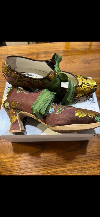 Traje de Fallera Talla 42-44 mas zapatos y cancán