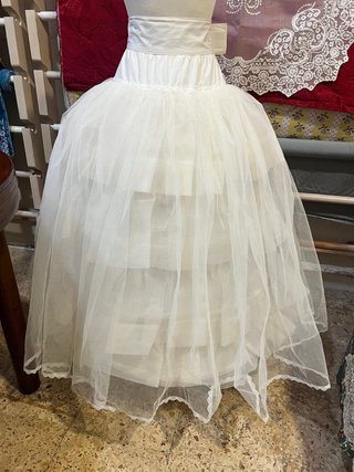 Traje de Fallera Talla 42-44 mas zapatos y cancán