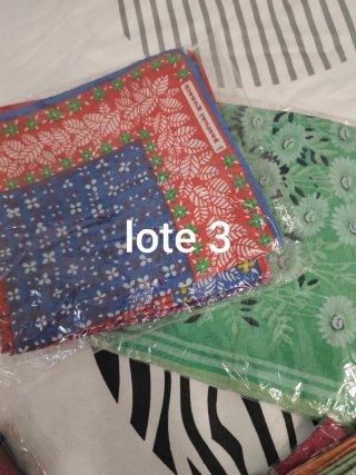 Lote Pañuelos Multicolores y Blancos