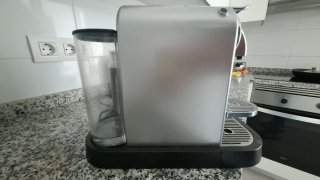 Cafetera Nespresso buen estado