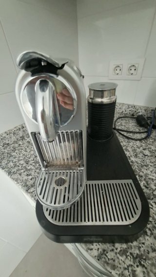 Cafetera Nespresso buen estado
