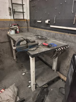 Banco de trabajo con tornillo