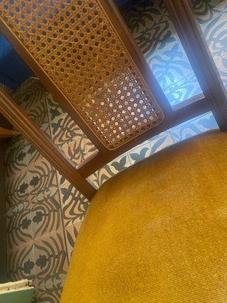 Silla vintage madera y rejilla