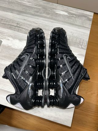 Nike Shox Talla 42 Negras