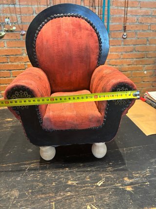 Sillón miniatura antiguo