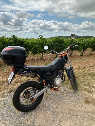 Rieju Tango 125 Negra y Naranja