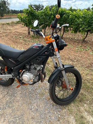 Rieju Tango 125 Negra y Naranja