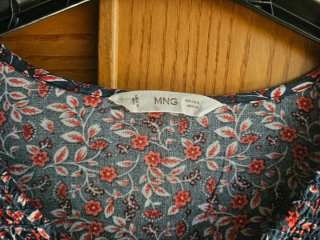 Blusa Mango floral manga larga talla S