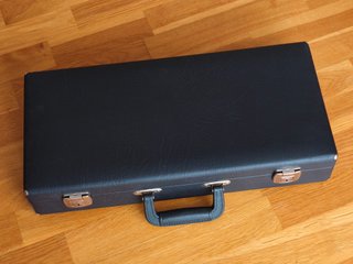 Flauta de pico curvo de madera con estuche