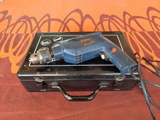 Taladro AEG SB2-500 con maletín