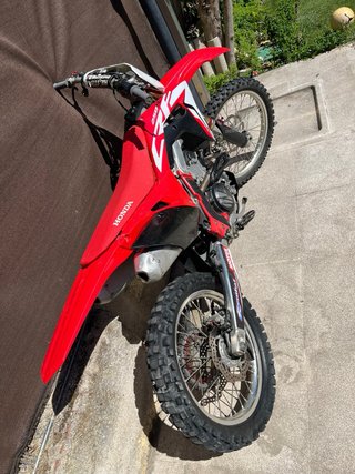Moto Cross Honda CRF Roja y Blanca