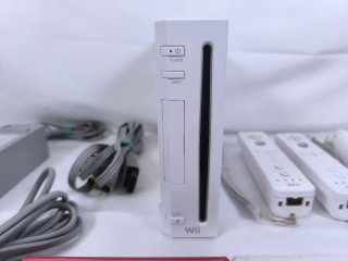 Consola Wii + 4 Juegos + Accesorios