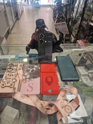 Redmi Note 13 Pro 256gb +4 fundas