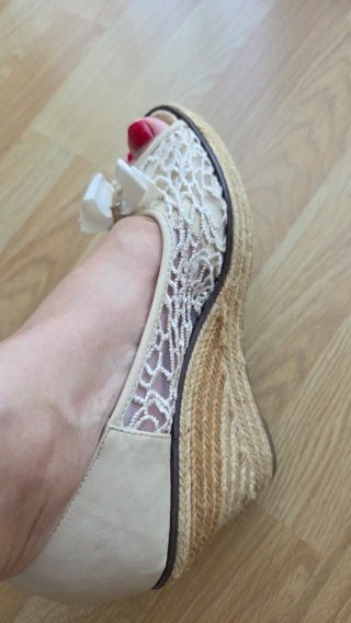 Cuñas Mirambo Beige y Blanco