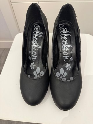 Zapatos de tacón negros