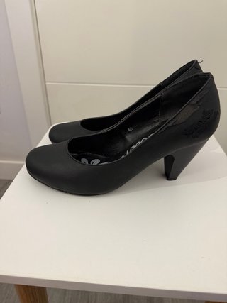 Zapatos de tacón negros