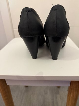 Zapatos de tacón negros