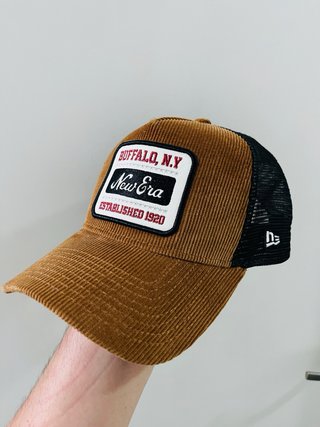Gorra New Era Corduroy Marrón y Negra