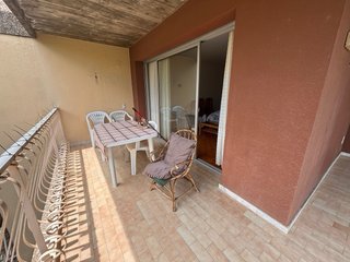 Pack 4 Sillas de Jardín mas mesa . Es en Salou si