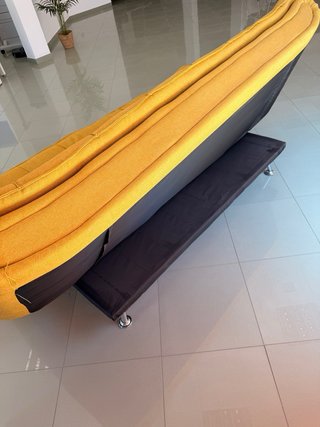 Sofá Cama Mostaza Patas Aluminio