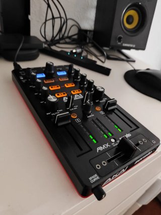 Akai AMX Controlador DJ Serato