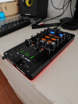 Akai AMX Controlador DJ Serato