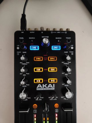 Akai AMX Controlador DJ Serato