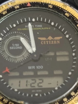 Reloj Citizen Vintage Wingman Analógico Digital