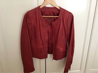 Chaqueta cuero burdeos