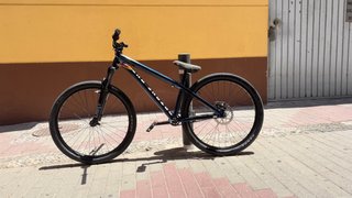 Octane One Melt Dirt Jump Bike