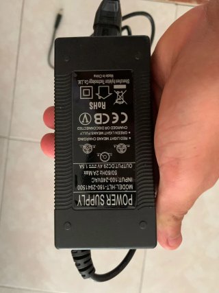 Cargador Patinete Eléctrico Negro