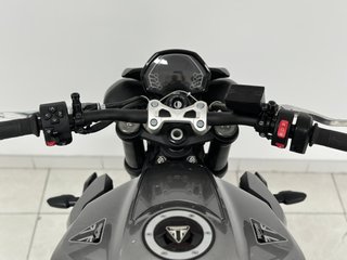 TRIUMPH STREET TRIPLE 765 R