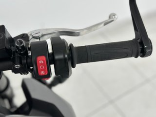 TRIUMPH STREET TRIPLE 765 R