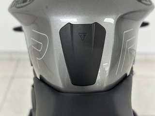 TRIUMPH STREET TRIPLE 765 R