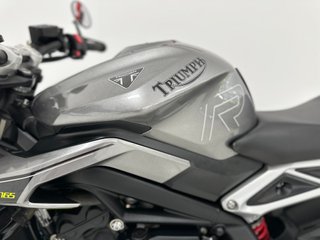 TRIUMPH STREET TRIPLE 765 R