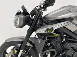 TRIUMPH STREET TRIPLE 765 R