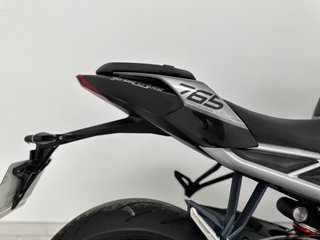 TRIUMPH STREET TRIPLE 765 R