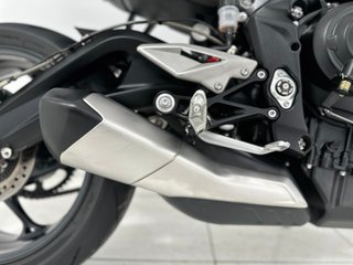 TRIUMPH STREET TRIPLE 765 R